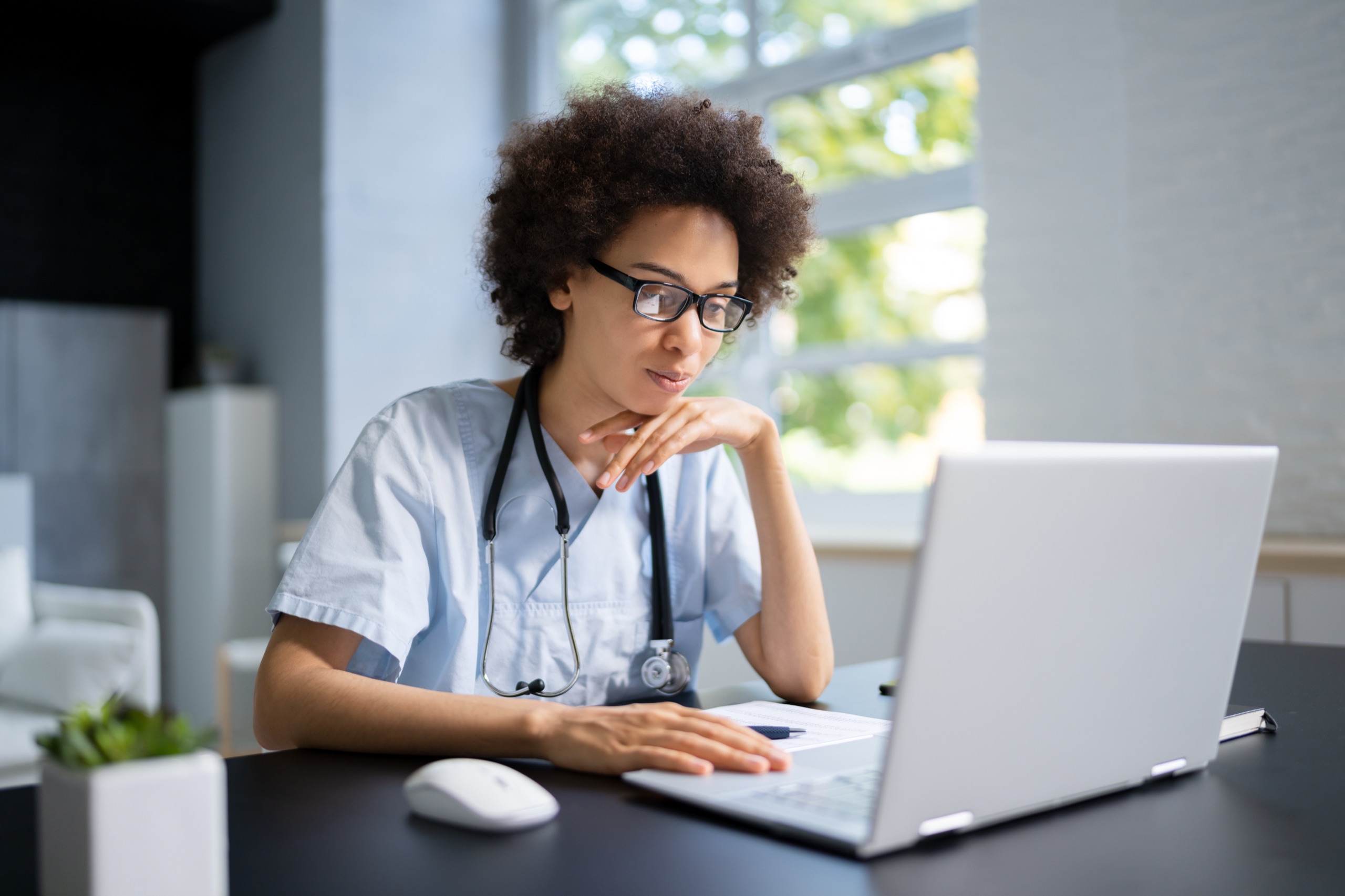 Travel Nurse Tips: How to Compare Pay Packages