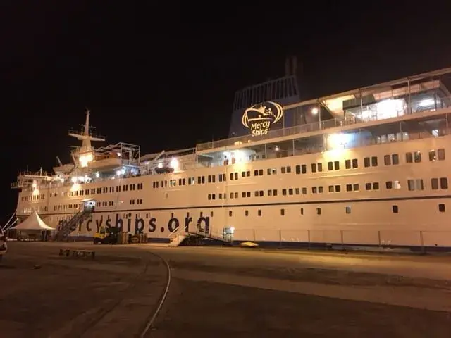 tnaa travel nurse serves on mercy ships
