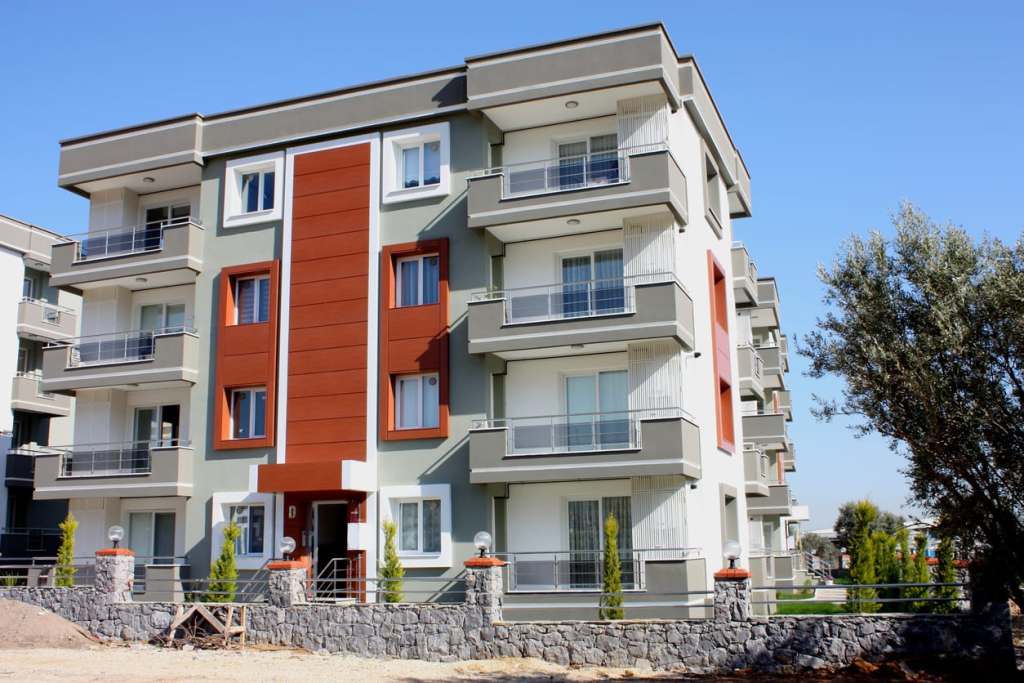 Housing options for travel nurses