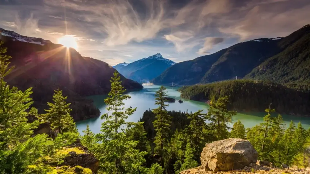 explore the mountains of washington state as a travel nurse