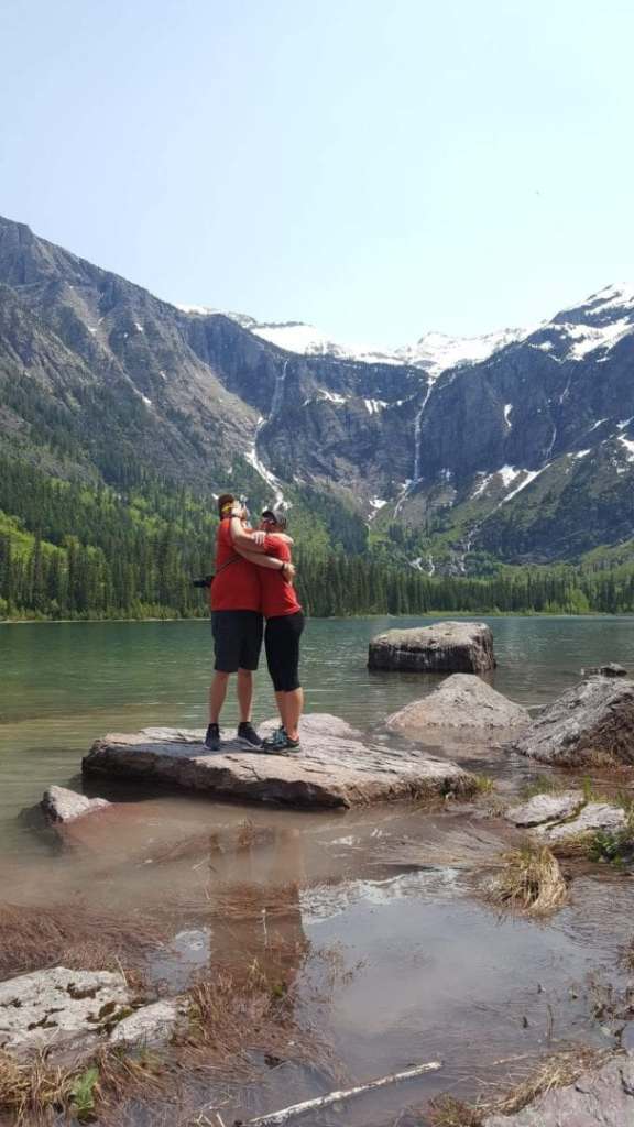 How to Take a Health Care Traveler Job With Your Best Friend national friendship day