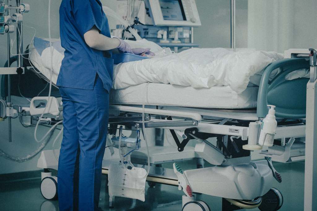 what does a tele nurse do?