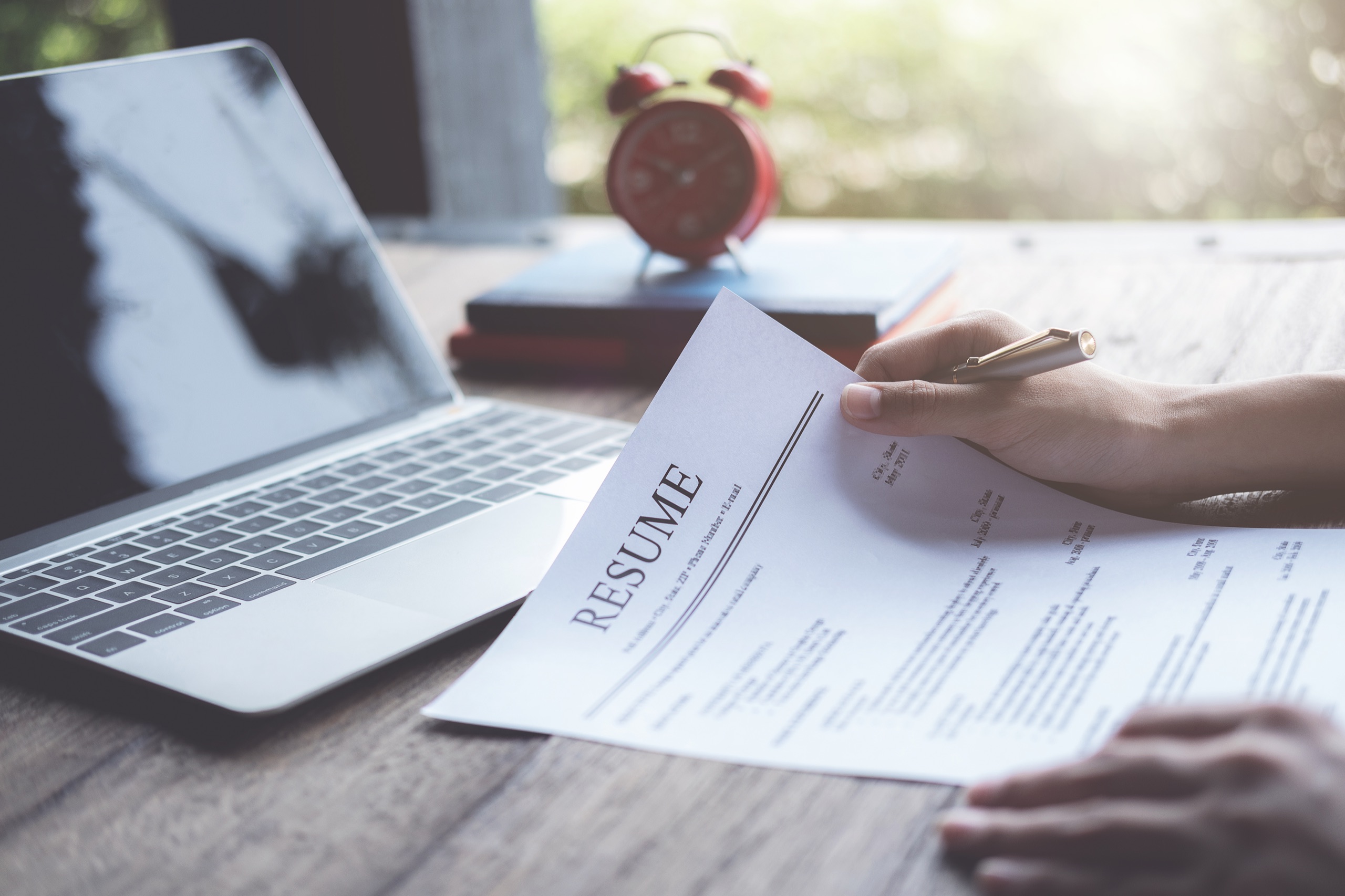 Resume Tips for Healthcare Travelers Resume Tips for Healthcare Travelers