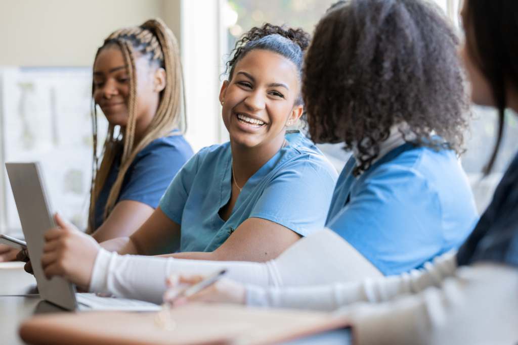 6 Reasons to Network as a Healthcare Traveler